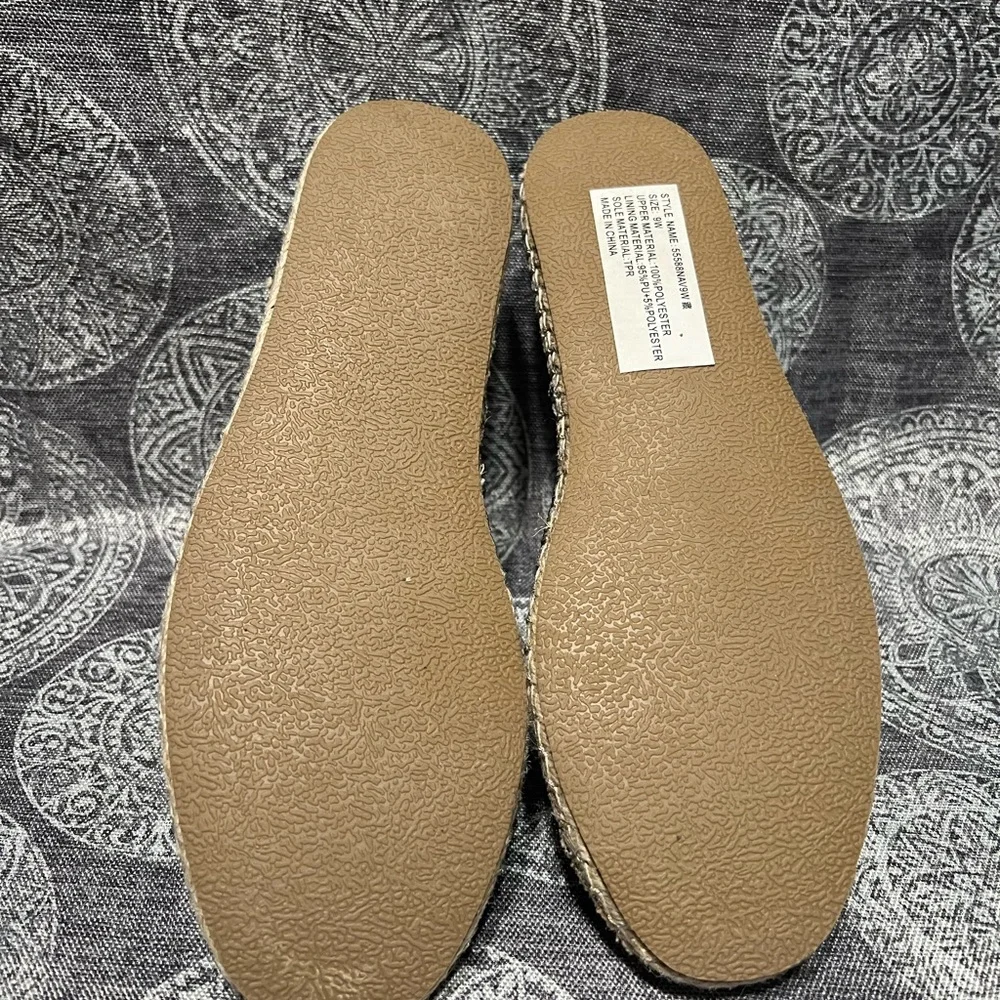 The Unbranded Brand step out